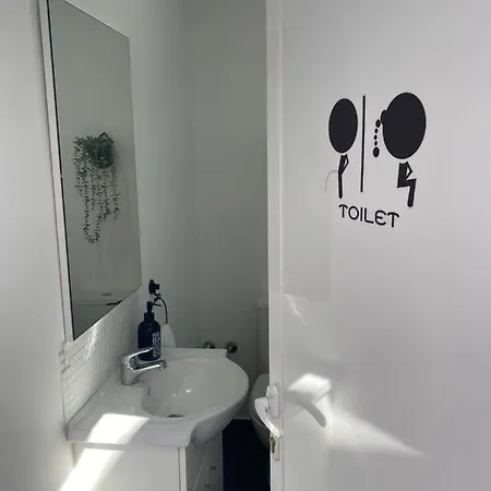 Hostel 5 Senses Setubal